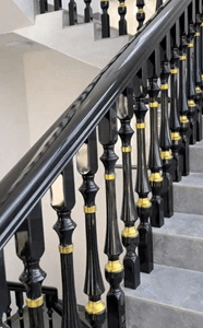 Cầu thang con tiện nhấn eo huyền kim